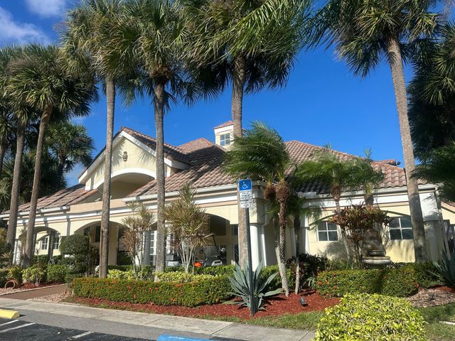 815 W Boynton Beach Boulevard 13-206, Boynton Beach, FL 33426