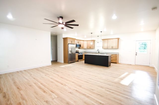 629 Crossvine Rd, Sparta, TN 38583