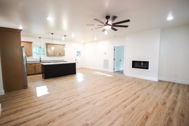 629 Crossvine Rd, Sparta, TN 38583
