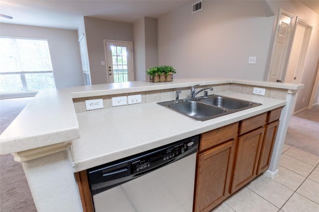 6607 Lake Woodlands Drive 624, The Woodlands, TX 77382
