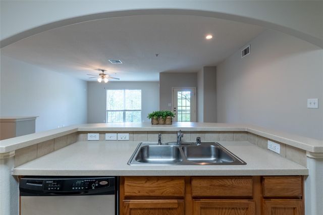 6607 Lake Woodlands Drive 624, The Woodlands, TX 77382
