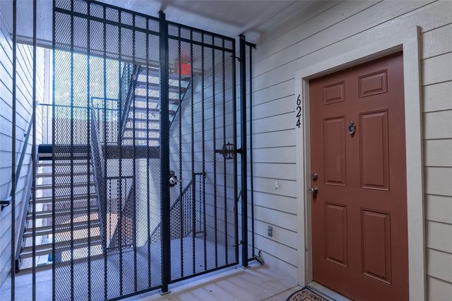 6607 Lake Woodlands Drive 624, The Woodlands, TX 77382