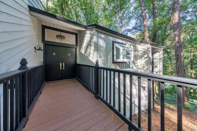 210 Brandenburgh Circle, Roswell, GA 30075