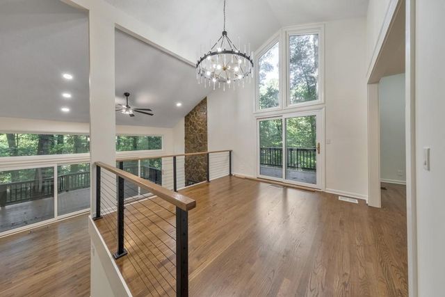 210 Brandenburgh Circle, Roswell, GA 30075