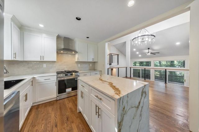 210 Brandenburgh Circle, Roswell, GA 30075