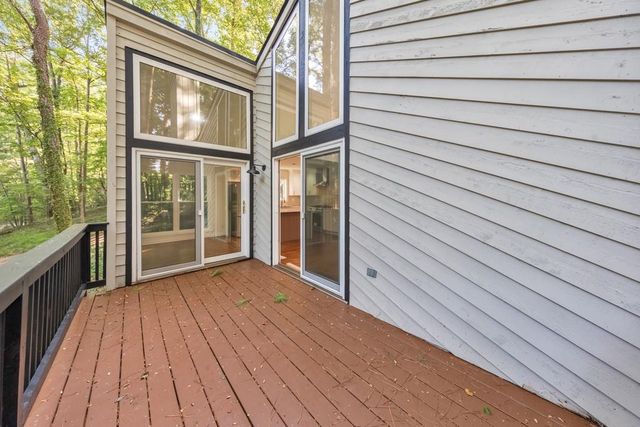 210 Brandenburgh Circle, Roswell, GA 30075