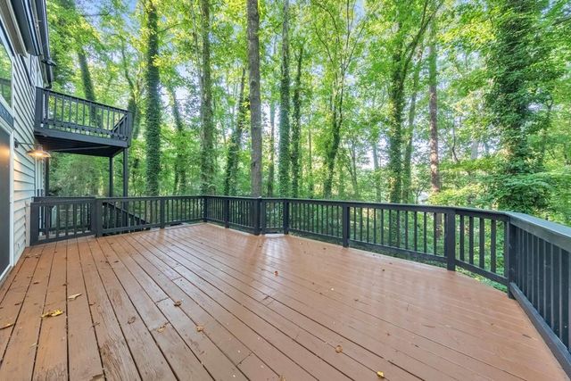 210 Brandenburgh Circle, Roswell, GA 30075