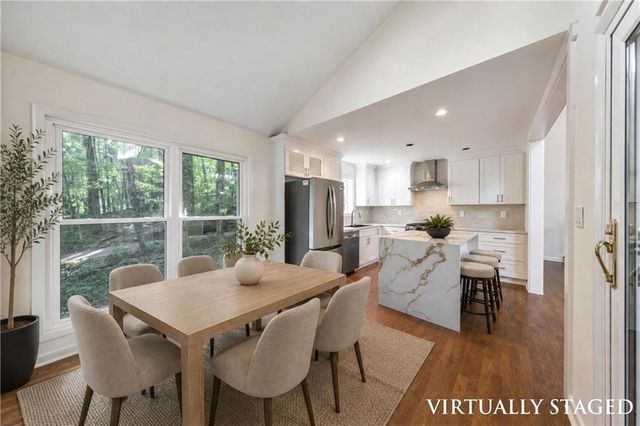 210 Brandenburgh Circle, Roswell, GA 30075