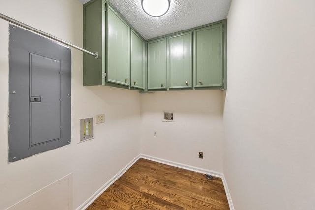 210 Brandenburgh Circle, Roswell, GA 30075