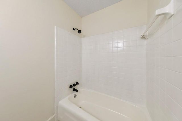 210 Brandenburgh Circle, Roswell, GA 30075