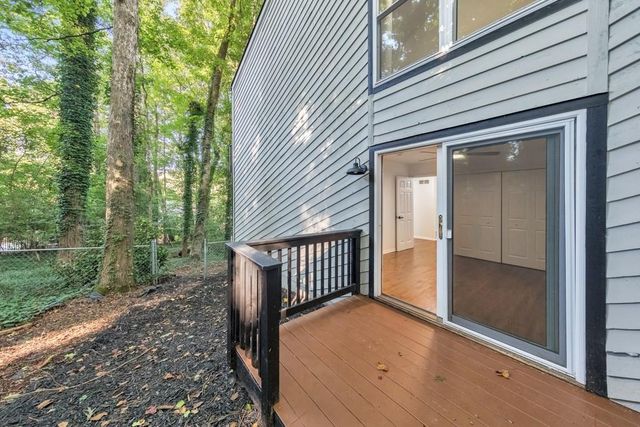 210 Brandenburgh Circle, Roswell, GA 30075
