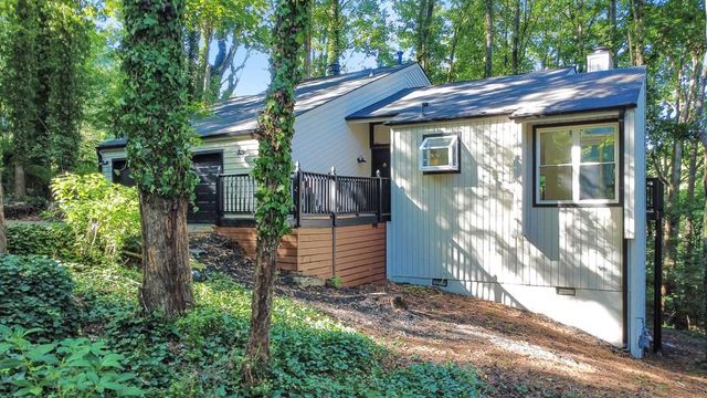 210 Brandenburgh Circle, Roswell, GA 30075