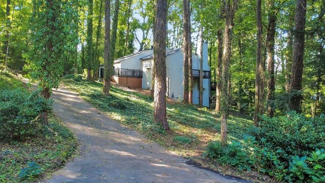210 Brandenburgh Circle, Roswell, GA 30075
