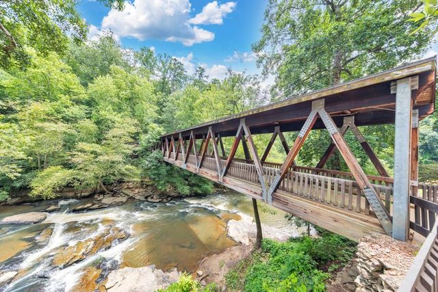 210 Brandenburgh Circle, Roswell, GA 30075