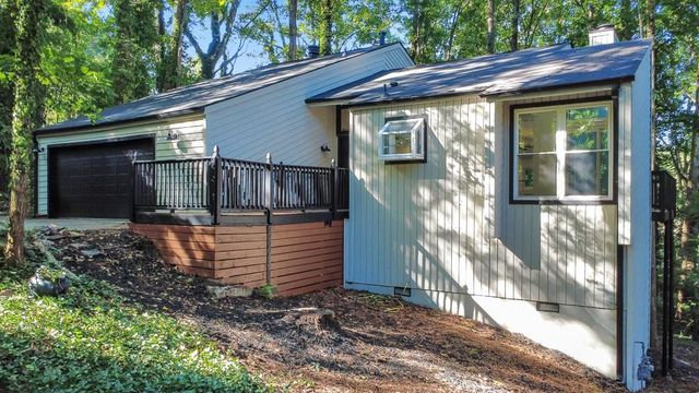 210 Brandenburgh Circle, Roswell, GA 30075
