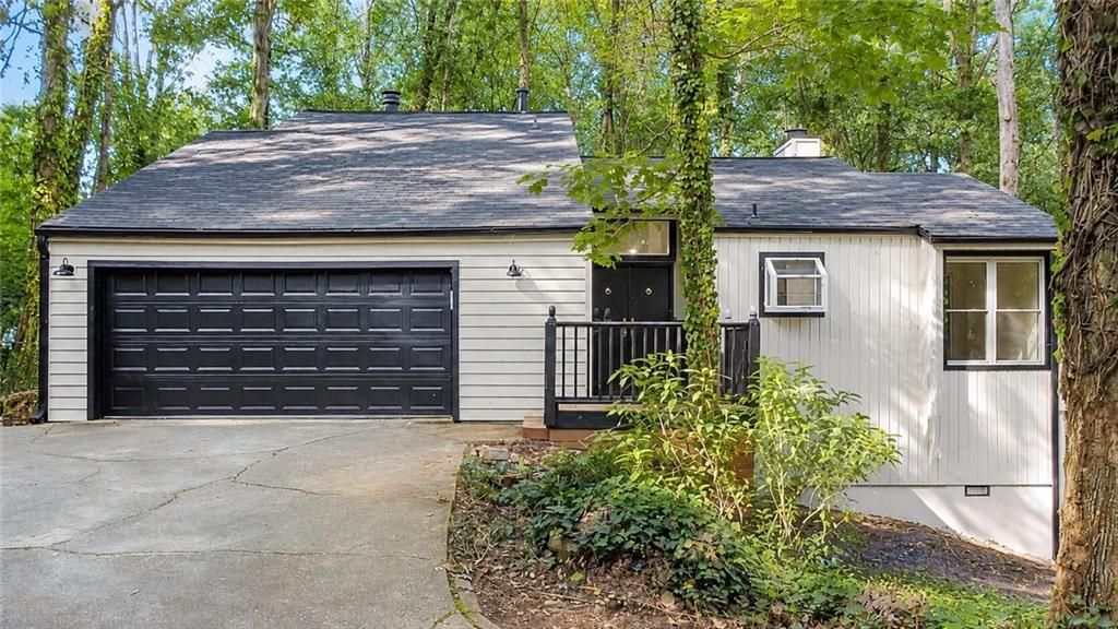 210 Brandenburgh Circle, Roswell, GA 30075
