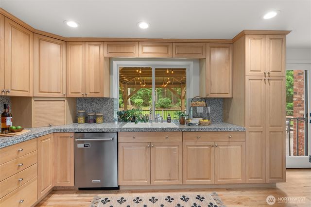 15813 SE 160th Place, Renton, WA 98058