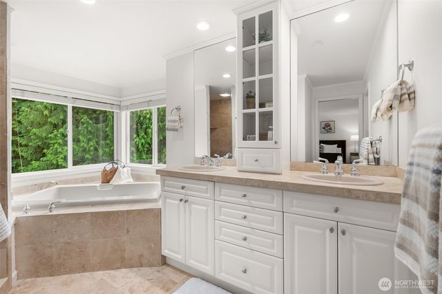 15813 SE 160th Place, Renton, WA 98058