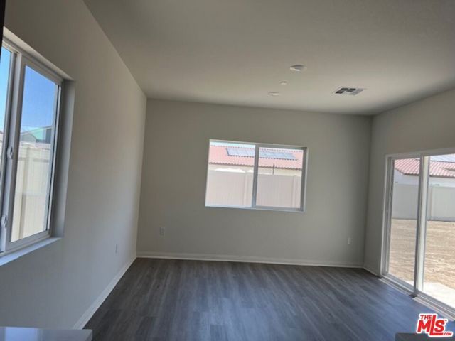 7318 Chetco River Street, Bakersfield, CA 93311