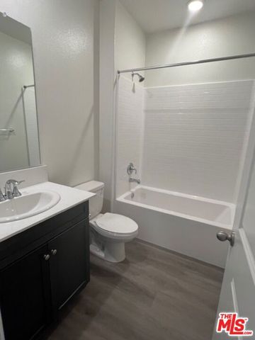 7318 Chetco River Street, Bakersfield, CA 93311