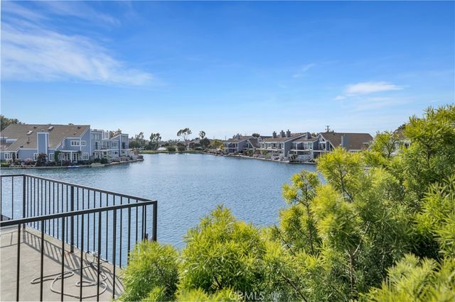 16097 Saint Croix, Huntington Beach, CA 92649