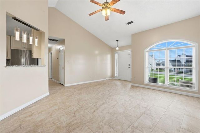 1016 Meadow Glen Circle, Fairburn, GA 30213