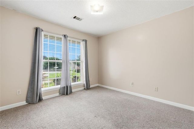 1016 Meadow Glen Circle, Fairburn, GA 30213