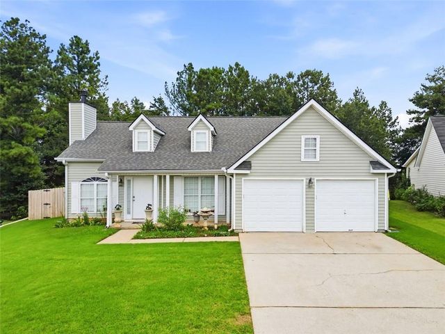 1016 Meadow Glen Circle, Fairburn, GA 30213