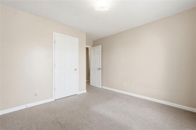 1016 Meadow Glen Circle, Fairburn, GA 30213