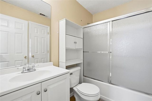 1016 Meadow Glen Circle, Fairburn, GA 30213