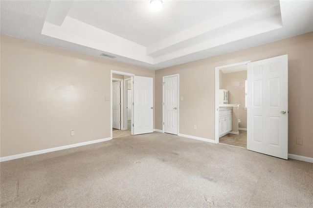 1016 Meadow Glen Circle, Fairburn, GA 30213