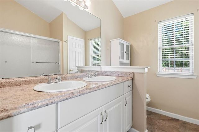 1016 Meadow Glen Circle, Fairburn, GA 30213