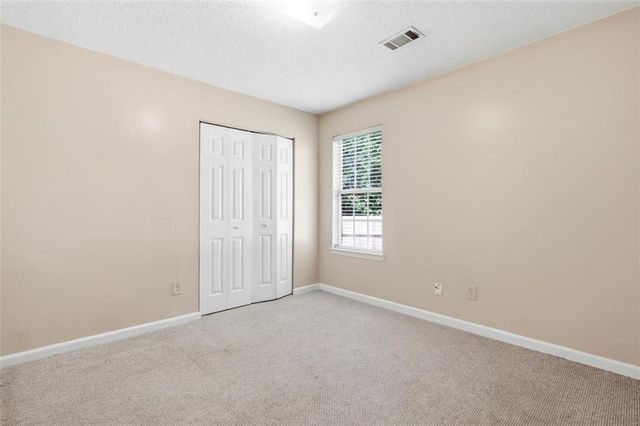1016 Meadow Glen Circle, Fairburn, GA 30213