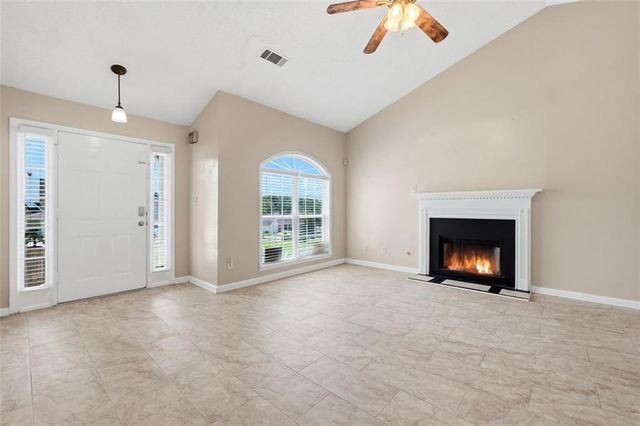 1016 Meadow Glen Circle, Fairburn, GA 30213