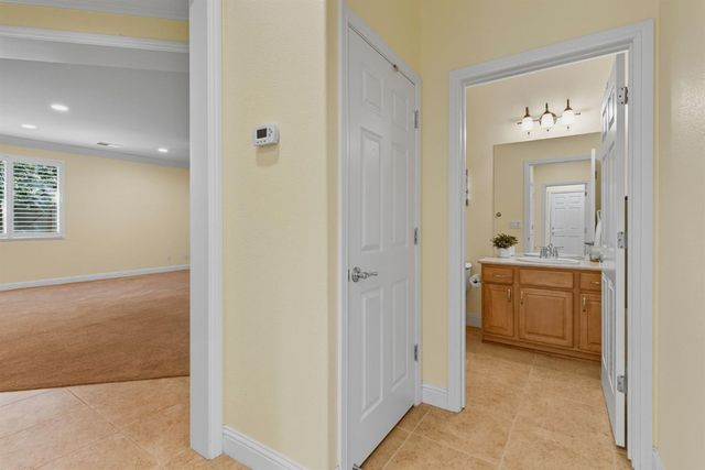 2473 Dutchwood Ln, Manteca, CA 95336