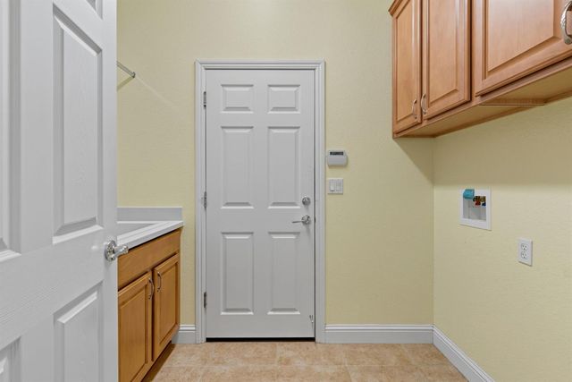 2473 Dutchwood Ln, Manteca, CA 95336