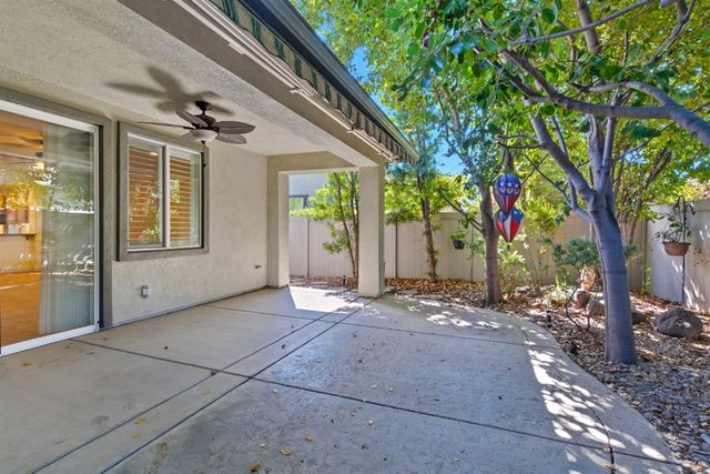 2473 Dutchwood Ln, Manteca, CA 95336