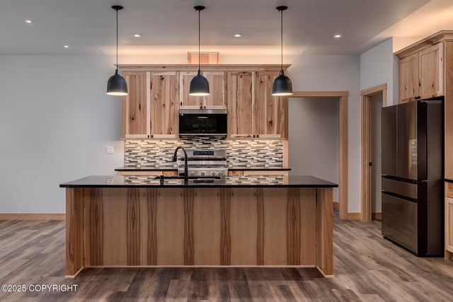 6220 S Ridgefield Drive, Wasilla, AK 99654