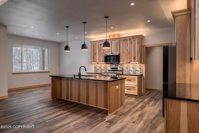 6220 S Ridgefield Drive, Wasilla, AK 99654