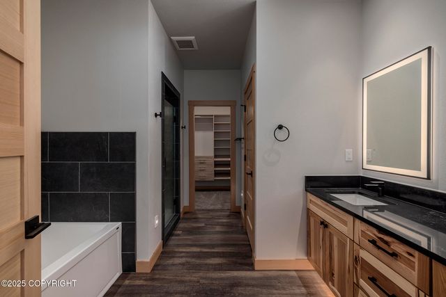 6220 S Ridgefield Drive, Wasilla, AK 99654