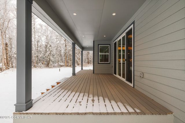 6220 S Ridgefield Drive, Wasilla, AK 99654