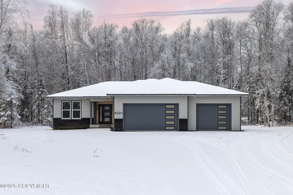6220 S Ridgefield Drive, Wasilla, AK 99654