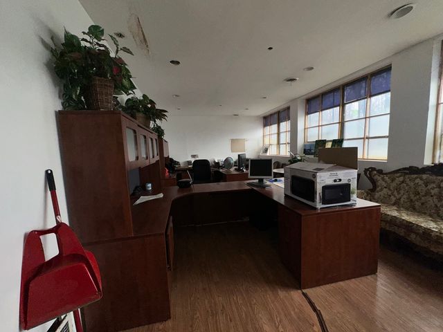 12129 S Peoria Street, Chicago, IL 60643