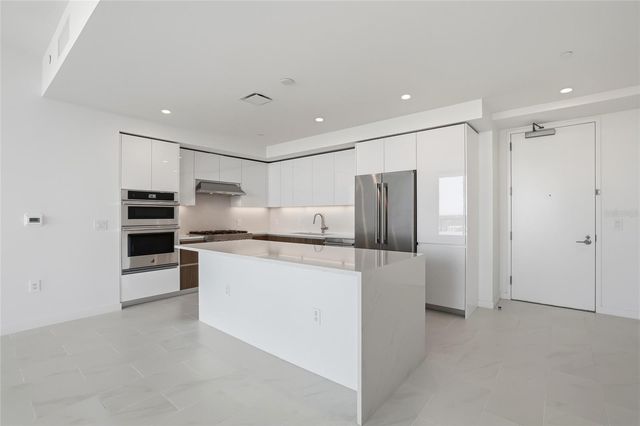 400 CENTRAL AVENUE 1002, St Petersburg, FL 33701