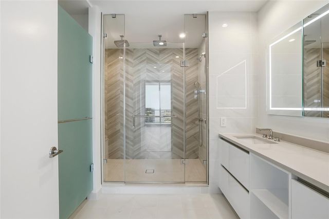 400 CENTRAL AVENUE 1002, St Petersburg, FL 33701