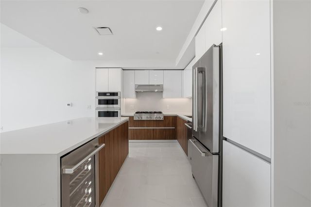 400 CENTRAL AVENUE 1002, St Petersburg, FL 33701