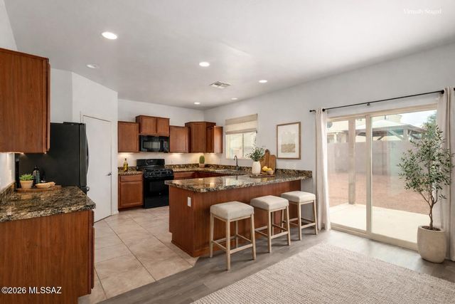 8317 W Canvasback Lane, Tucson, AZ 85757