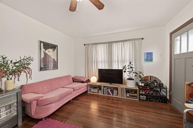 518 N Eastwood Street, Houston, TX 77011