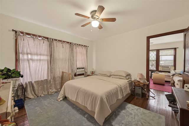 518 N Eastwood Street, Houston, TX 77011