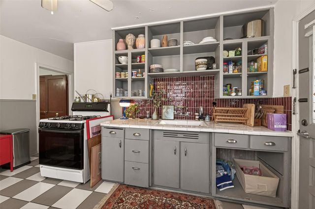 518 N Eastwood Street, Houston, TX 77011